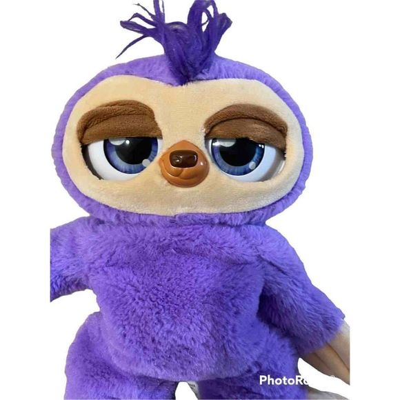 Zuru | Pets Alive | FIFI the Flossing Sloth Battery-Powered Robotic Toy - Picture 3 of 5